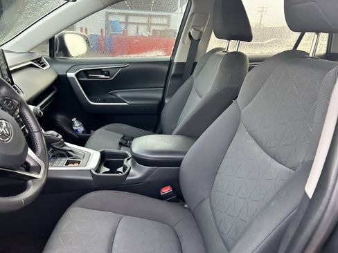 Used 2021 Toyota RAV4 XLE w/ XLE Grade Weather Package image 9