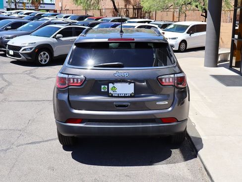 Used 2020 Jeep Compass Latitude FWD image 10