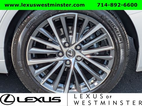 Used 2025 Lexus ES 300h w/ Premium Package FWD image 13