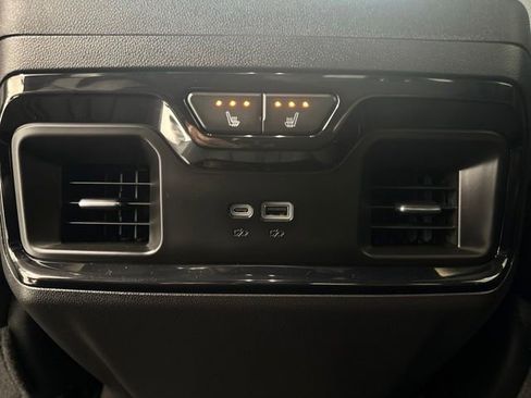 Used 2024 Chevrolet Silverado 1500 ZR2 AWD/4WD image 25