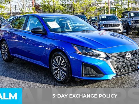Used 2025 Nissan Altima 2.5 SV FWD image 4