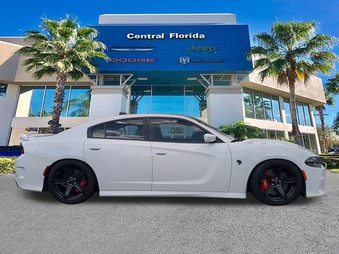 Used 2019 Dodge Charger SRT Hellcat w/ Navigation & Travel Group image 4