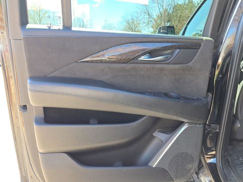 Used 2015 Cadillac Escalade ESV Platinum image 16