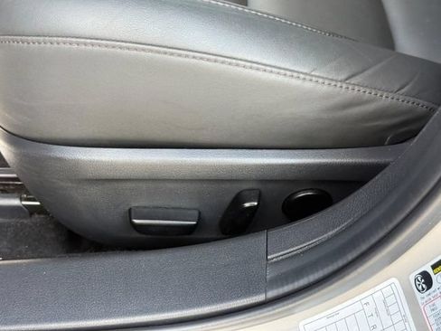 Used 2025 MAZDA MAZDA3 s FWD image 18