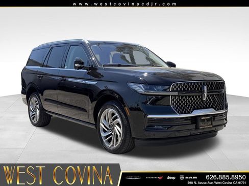 Used 2025 Lincoln Navigator Reserve AWD/4WD image 1