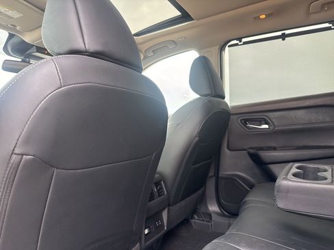 Certified 2023 Nissan Rogue SL w/ SL Premium Package image 39