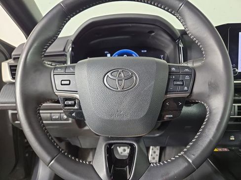 Used 2025 Toyota Camry SE image 22