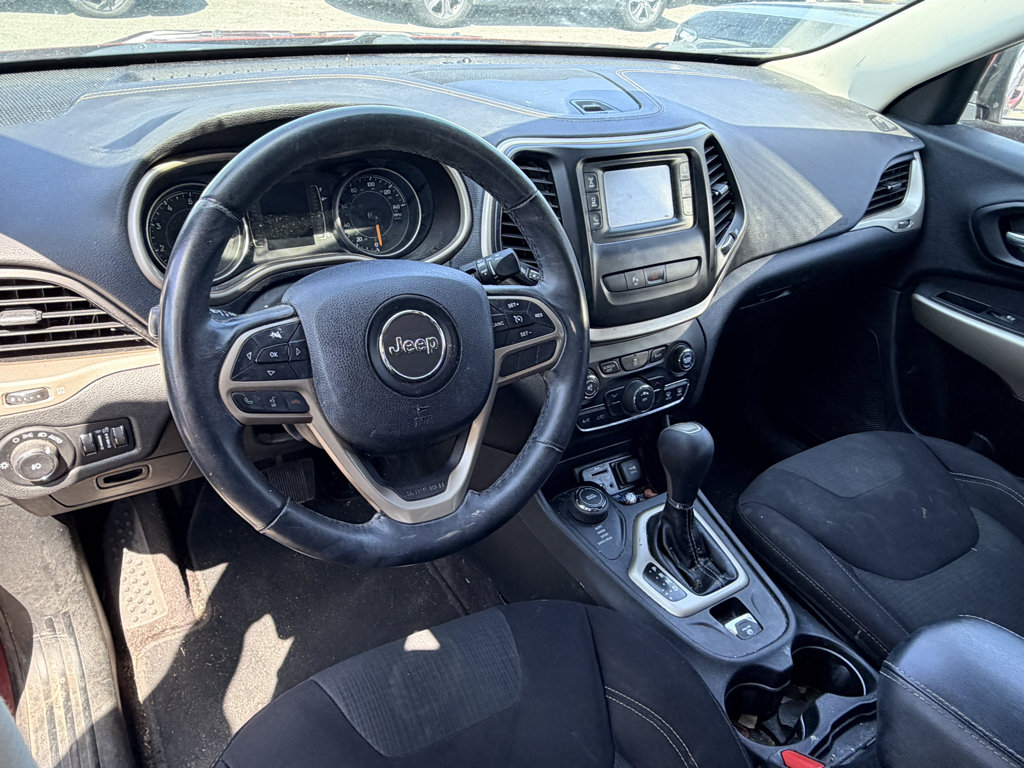 Used 2017 Jeep Cherokee Latitude w/ Safety/Convenience Group AWD/4WD image 19