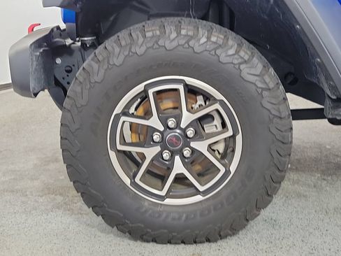 Used 2025 Jeep Wrangler Unlimited Rubicon w/ Safety Group AWD/4WD image 9