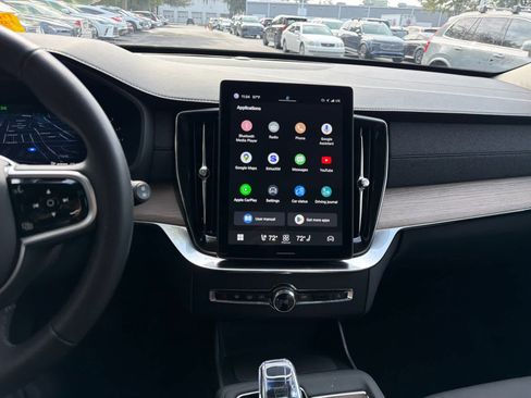 Certified 2025 Volvo XC90 B6 Plus image 27