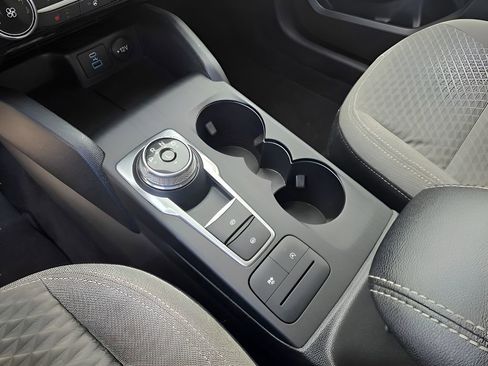 Used 2022 Ford Escape SE w/ Cold Weather Package image 19