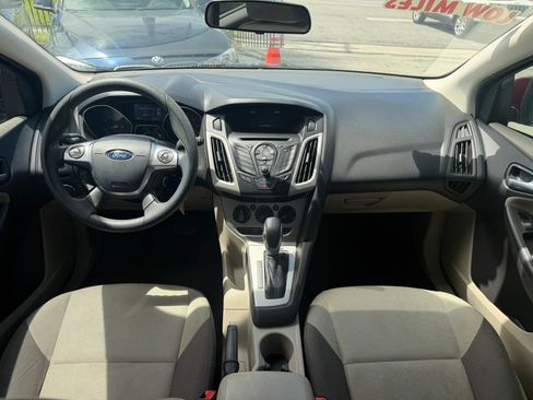 Used 2014 Ford Focus SE FWD image 7