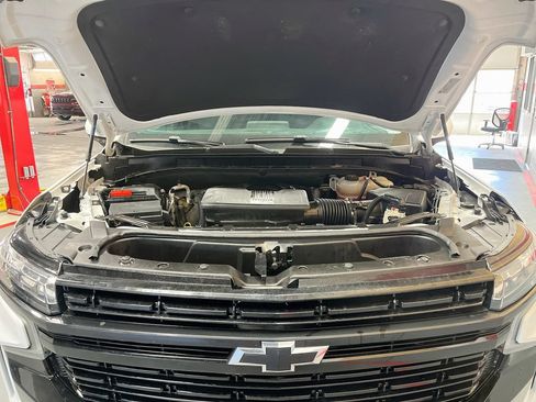 Used 2024 Chevrolet Tahoe Z71 AWD/4WD image 32