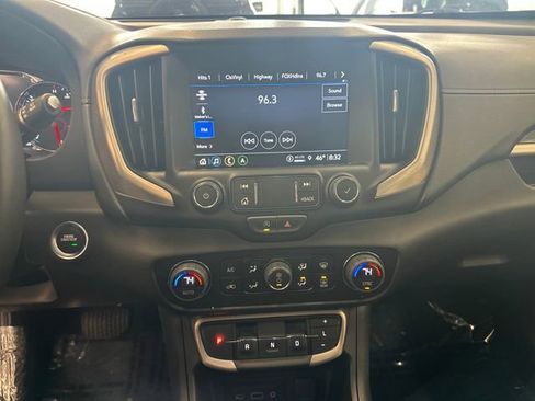 Used 2024 GMC Terrain Denali w/ Denali Premium Package AWD/4WD image 3