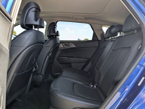 Used 2024 Kia Sportage SX image 16