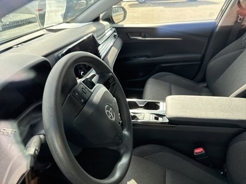 Used 2025 Toyota Camry LE image 23