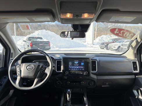 Used 2024 Nissan Frontier SV w/ Hardbody Edition image 12