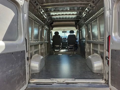 Used 2025 RAM ProMaster 2500 FWD image 7