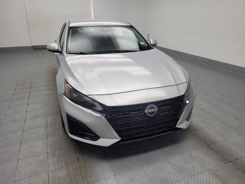 Used 2023 Nissan Altima 2.5 S FWD image 14