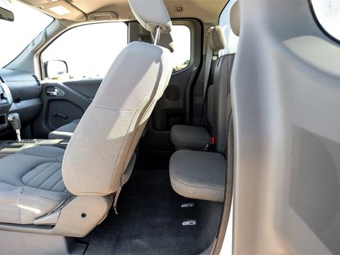 Used 2019 Nissan Frontier S image 34