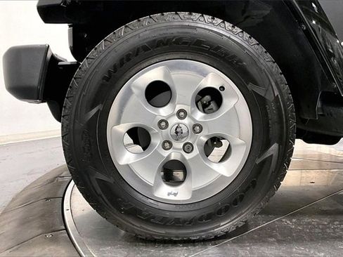 Used 2014 Jeep Wrangler Unlimited Sahara w/ Connectivity Group image 8