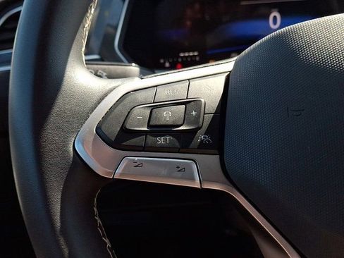 Certified 2024 Volkswagen Tiguan SE w/ Panoramic Sunroof Package AWD/4WD image 26