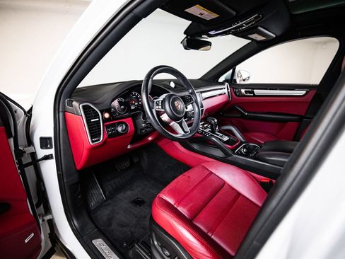 Certified 2023 Porsche Cayenne Platinum Edition AWD/4WD image 4