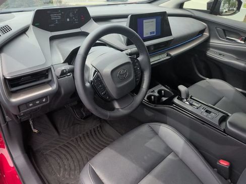 Used 2023 Toyota Prius XLE FWD image 17