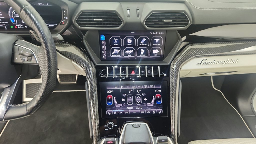 Used 2019 Lamborghini Urus AWD/4WD image 29