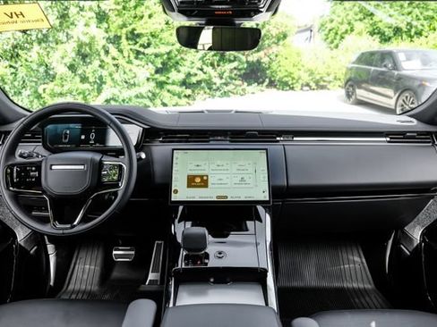 New 2026 Land Rover Range Rover Sport Dynamic SE AWD/4WD image 16