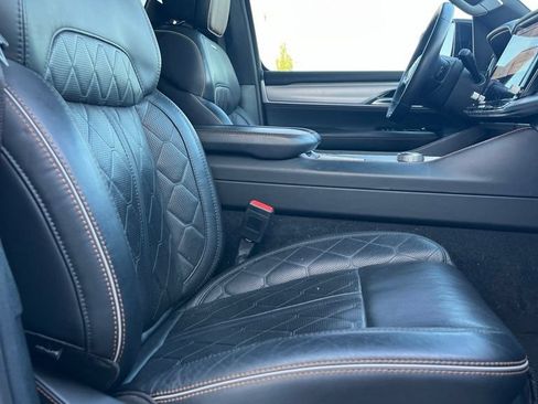 Certified 2022 Jeep Grand Wagoneer Series III w/ Rear Seat Video Group 1 AWD/4WD image 11