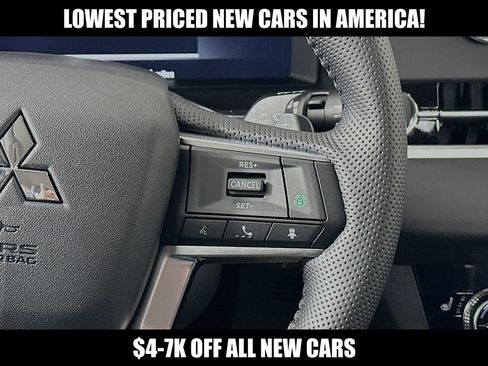 New 2024 Mitsubishi Outlander SE image 14