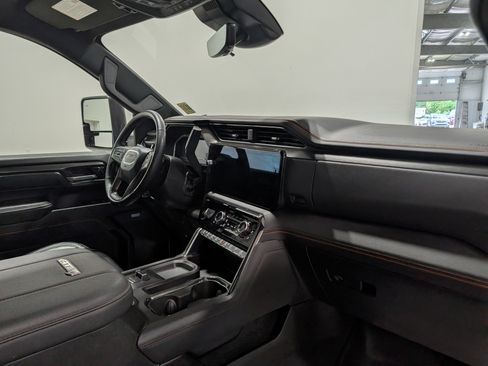 Used 2024 GMC Sierra 2500 AT4 w/ Technology Package AWD/4WD image 20