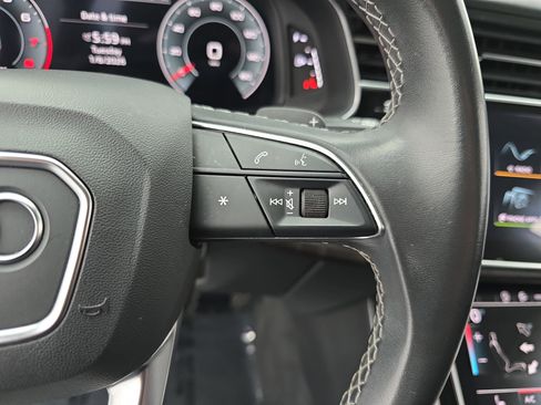 Used 2022 Audi Q8 Premium w/ Convenience Package image 18