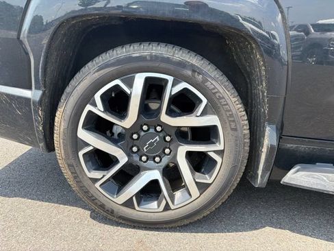 Used 2024 Chevrolet Silverado EV RST AWD/4WD image 4