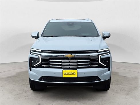 New 2026 Chevrolet Suburban Premier image 8
