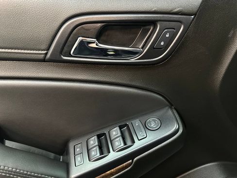 Used 2019 Chevrolet Tahoe LS AWD/4WD image 17