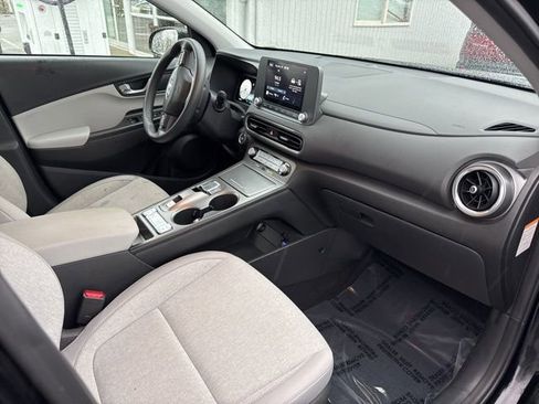 Used 2023 Hyundai Kona SE w/ Cargo Package image 10