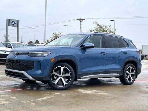 New 2026 Volkswagen Tiguan SE image 1