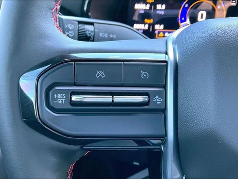 Used 2025 Chevrolet Colorado Z71 w/ Technology Package image 13