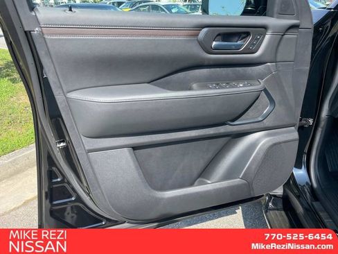 New 2025 Nissan Armada Platinum Reserve image 11