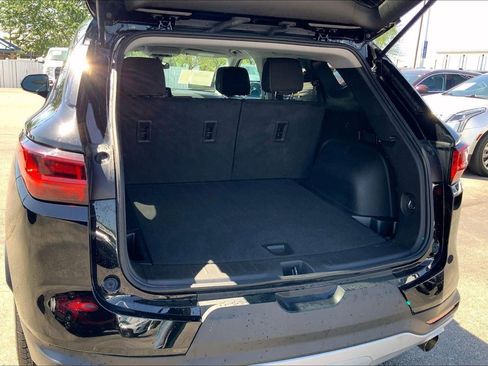 Used 2025 Chevrolet Blazer LT FWD image 4