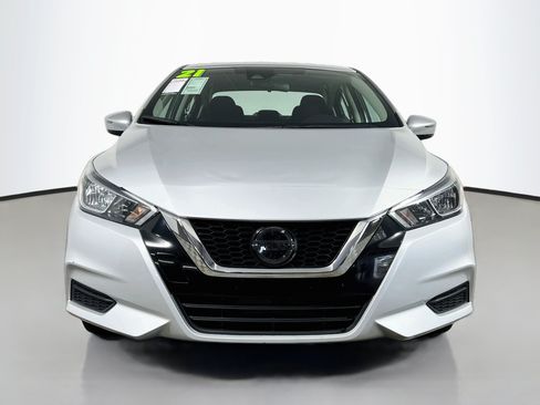 Used 2021 Nissan Versa SV FWD image 11