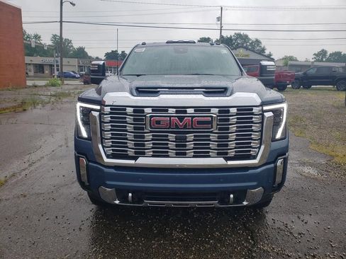 New 2025 GMC Sierra 2500 Denali w/ Denali Reserve Package image 2