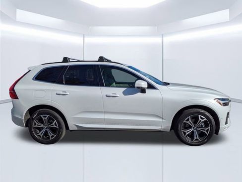 Used 2022 Volvo XC60 B5 Momentum w/ Advanced Package image 3