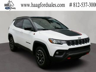 Used 2025 Jeep Compass Trailhawk video 1