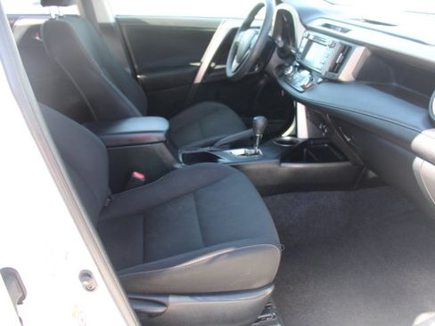 Used 2014 Toyota RAV4 XLE FWD image 18