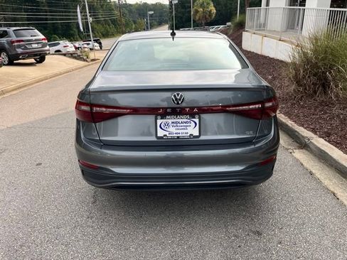 Used 2025 Volkswagen Jetta SE FWD image 32