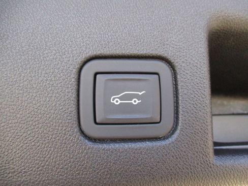 Used 2024 Chevrolet Equinox LT image 38