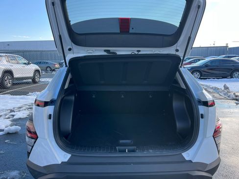 Used 2025 Hyundai Kona SEL image 32